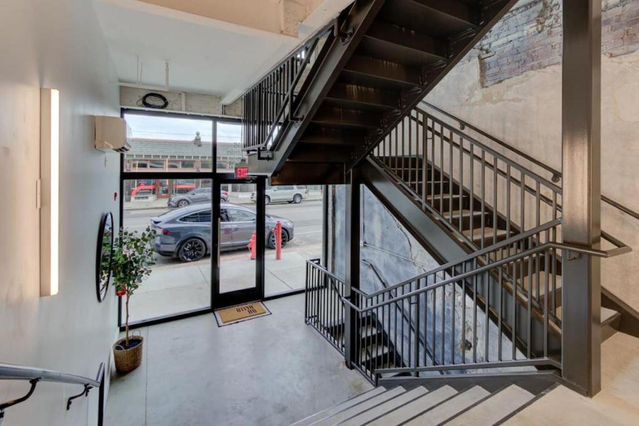 Historic Apartment In Prime Location Memphis Bagian luar foto